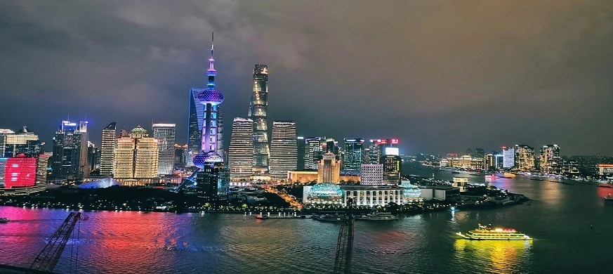 魔都夜游路线怎么走最浪漫？黄浦江游船苏州河步道｜灯光时间与机位