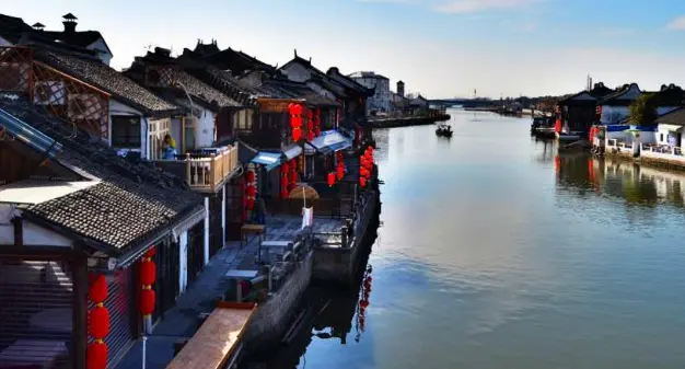魔都娱乐地图大更新：国潮蹦迪现场、海派沉浸式剧场与上海天台酒